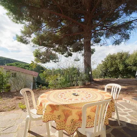 Mirella Un Panorama Sull'innamorata - Goelba Apartman Capoliveri