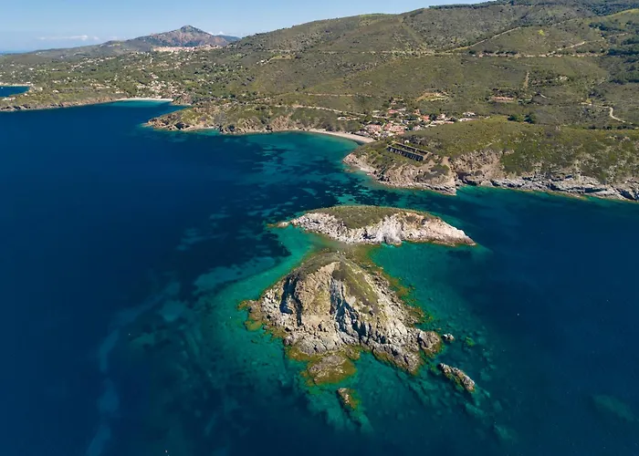 Mirella Un Panorama Sull'innamorata - Goelba Capoliveri (Isola d'Elba)